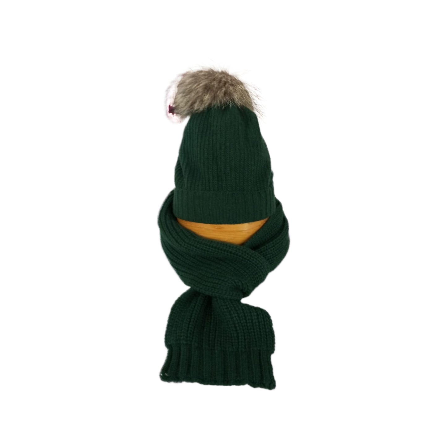 GORRO CON POMPON VERDE BOTELLA